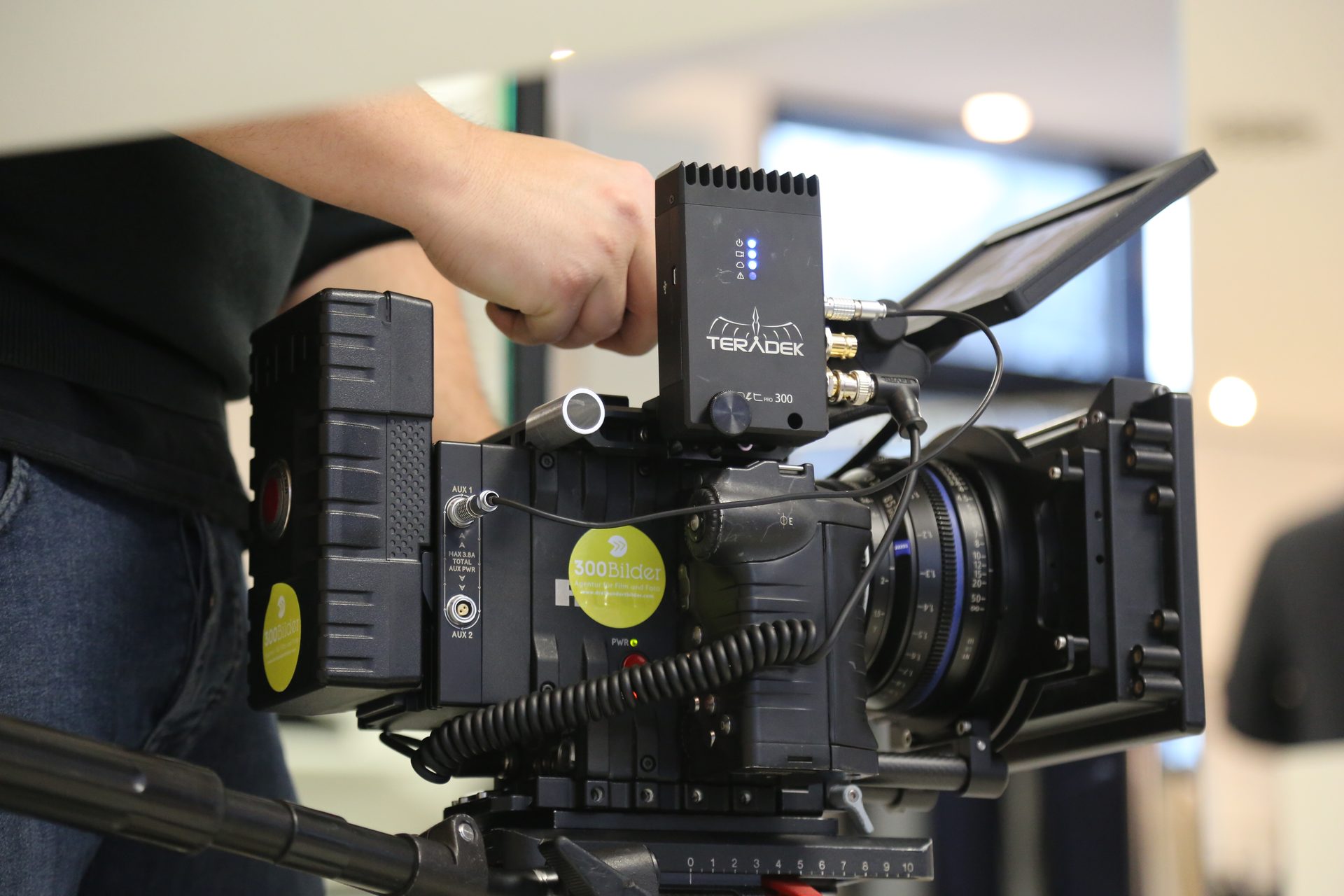 Wie kennzeichne ich Stockvideos im Impressum oder Bildnachweis korrekt?