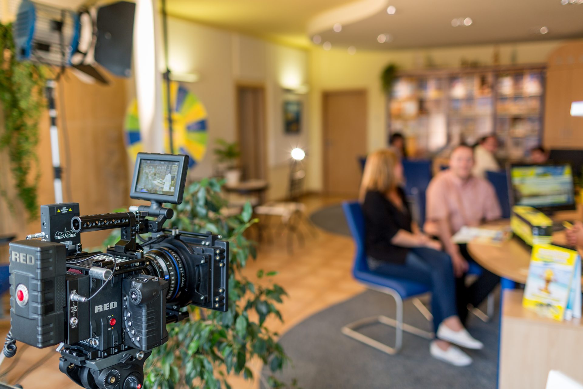Stockvideos mit UGC kombinieren: Perfekte Mischung erstellen